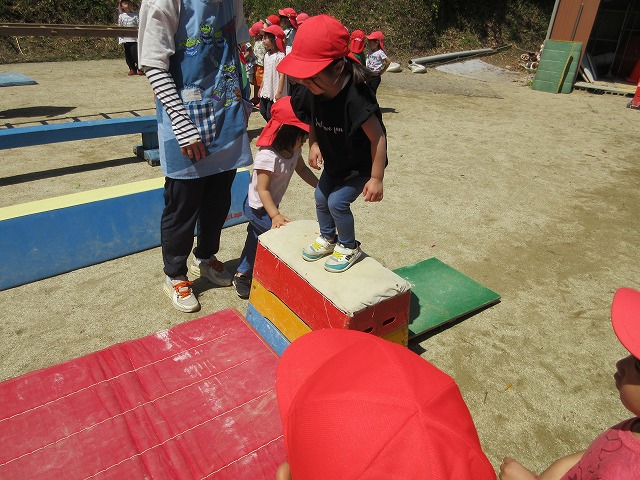 元気にグラウンドで活動